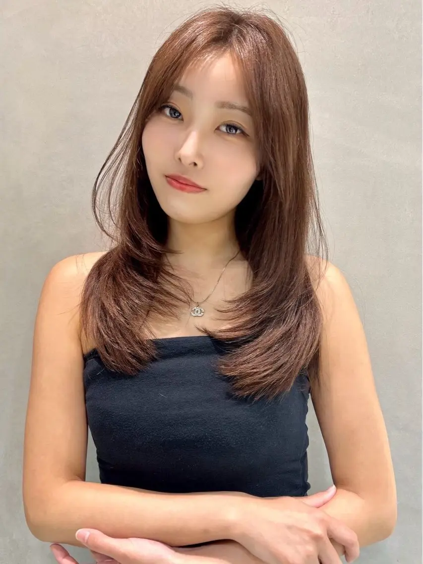 セミロング 韓国風ヘア レイヤーカット カット ヘアカラー トリートメント 小顔レイヤー/顔周り 艶髪カラー/金山のヘアスタイル