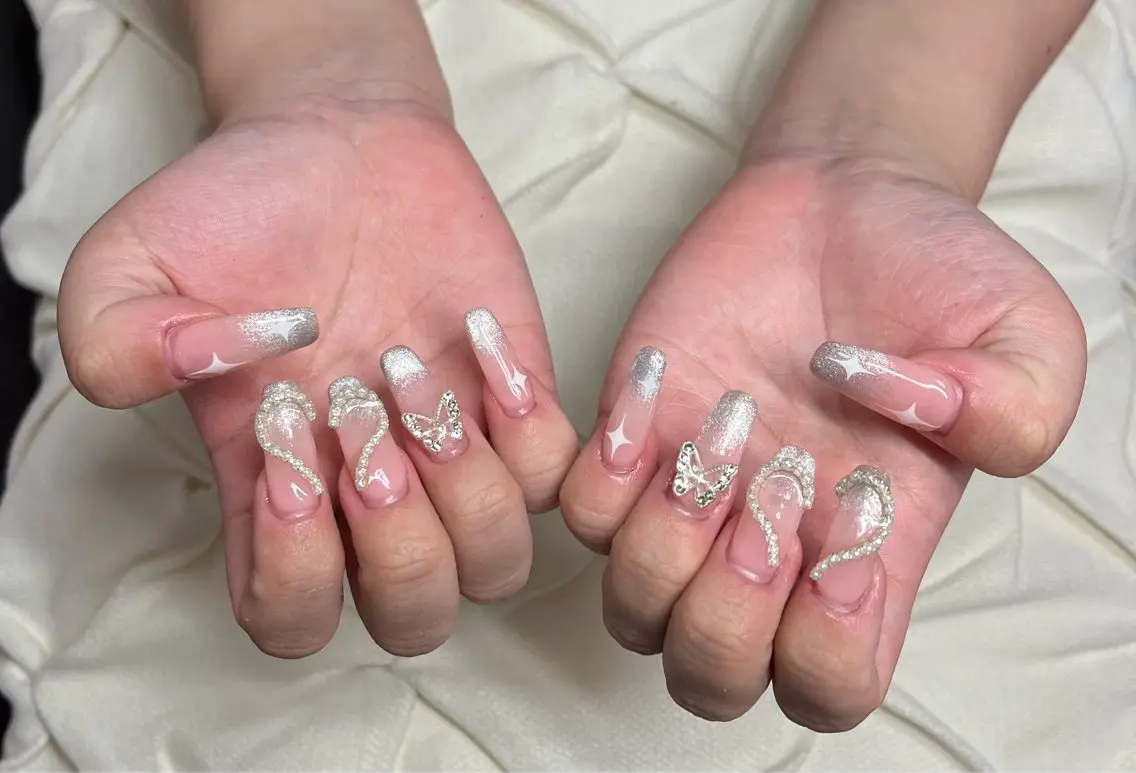 ネイル nail.salon .Reversalのネイルデザイン