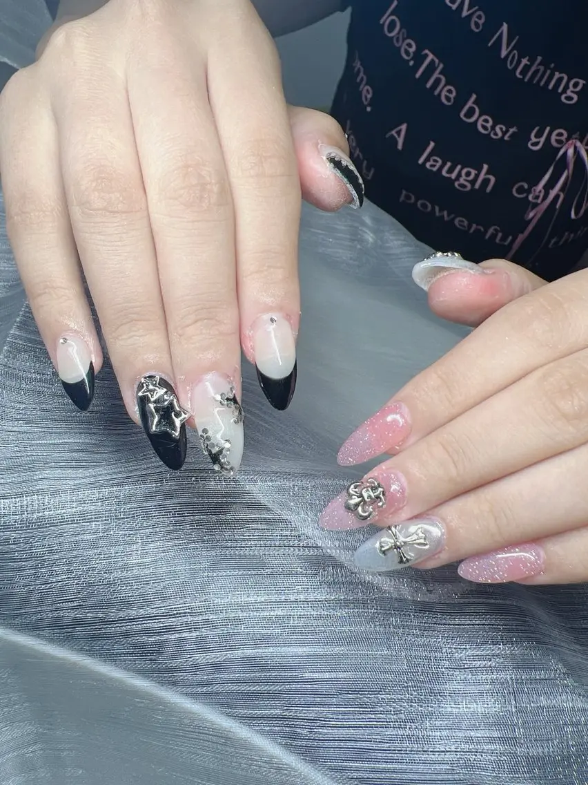 ネイル ハンドネイル Lee Nailsのネイルデザイン