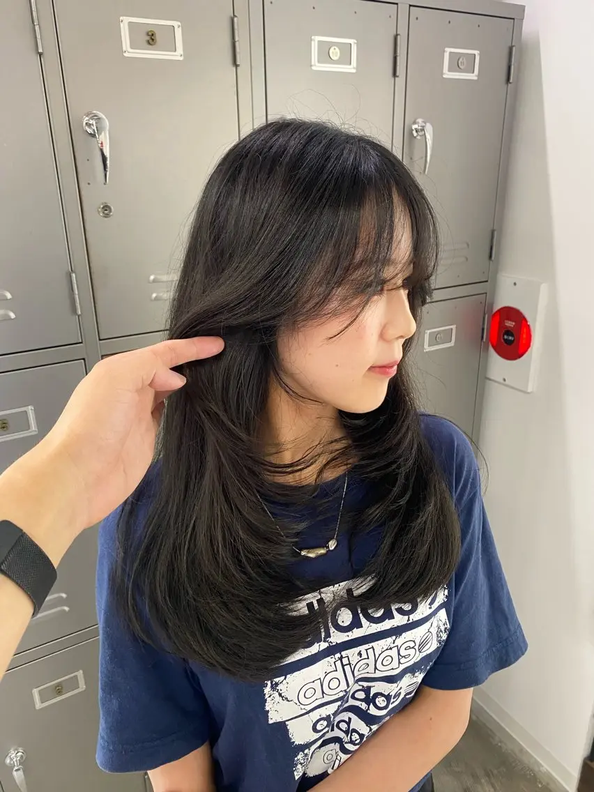 セミロング カラー オリーブカラー レイヤーカット ✨️赤み消しカラー/ けんしん/ミルクティのヘアスタイル
