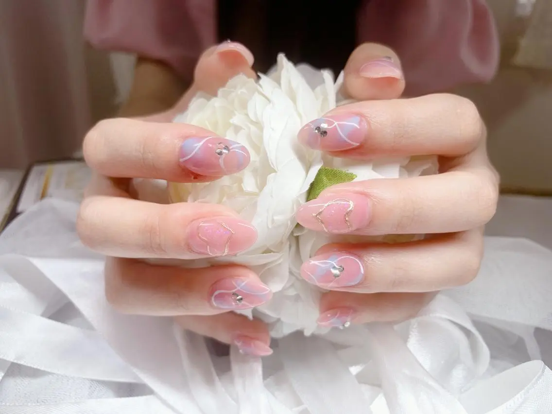 ネイル アートネイル ゴージャス ニュアンスネイル オフィスネイル ワンカラーネイル ハンドネイル ハンドケア Kira Nailのネイルデザイン