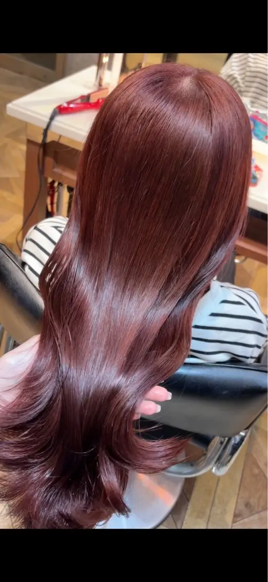 ロング カラー ブリーチ カシス ブリーチなしカラー ピンクカラー カット ヘアカラー トリートメント ご新規様限定 透明感カラーKANAのヘアスタイル