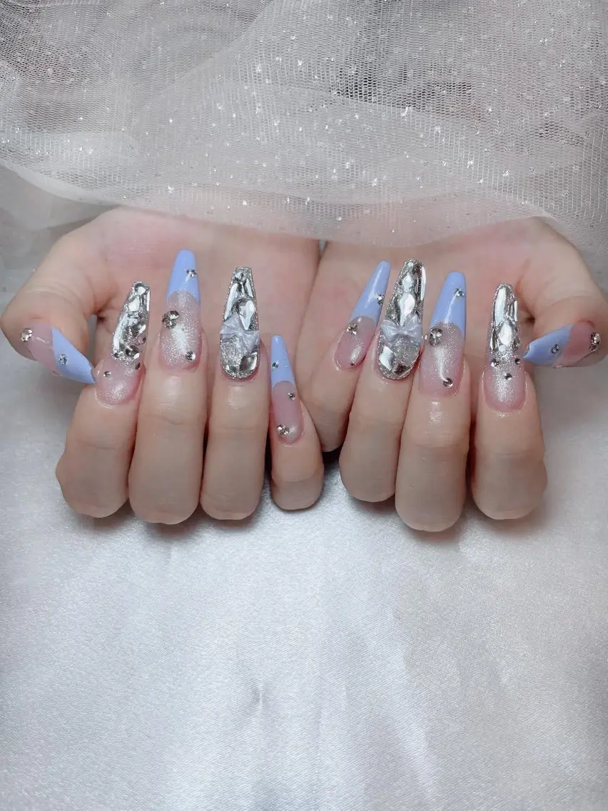 ネイル アートネイル ジェルネイル 韓国ネイル ニュアンスネイル ワンカラーネイル ハンドネイル Queen Nail Salonのネイルデザイン