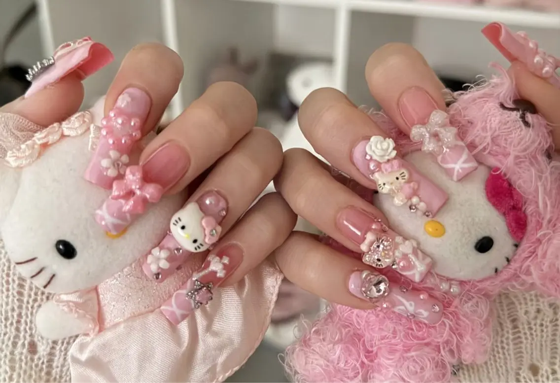 ネイル アートネイル オーロラネイル チークネイル フレンチネイル ガラスフレンチ ハンドネイル 🎀🎀YooLi Nail Salonのネイルデザイン