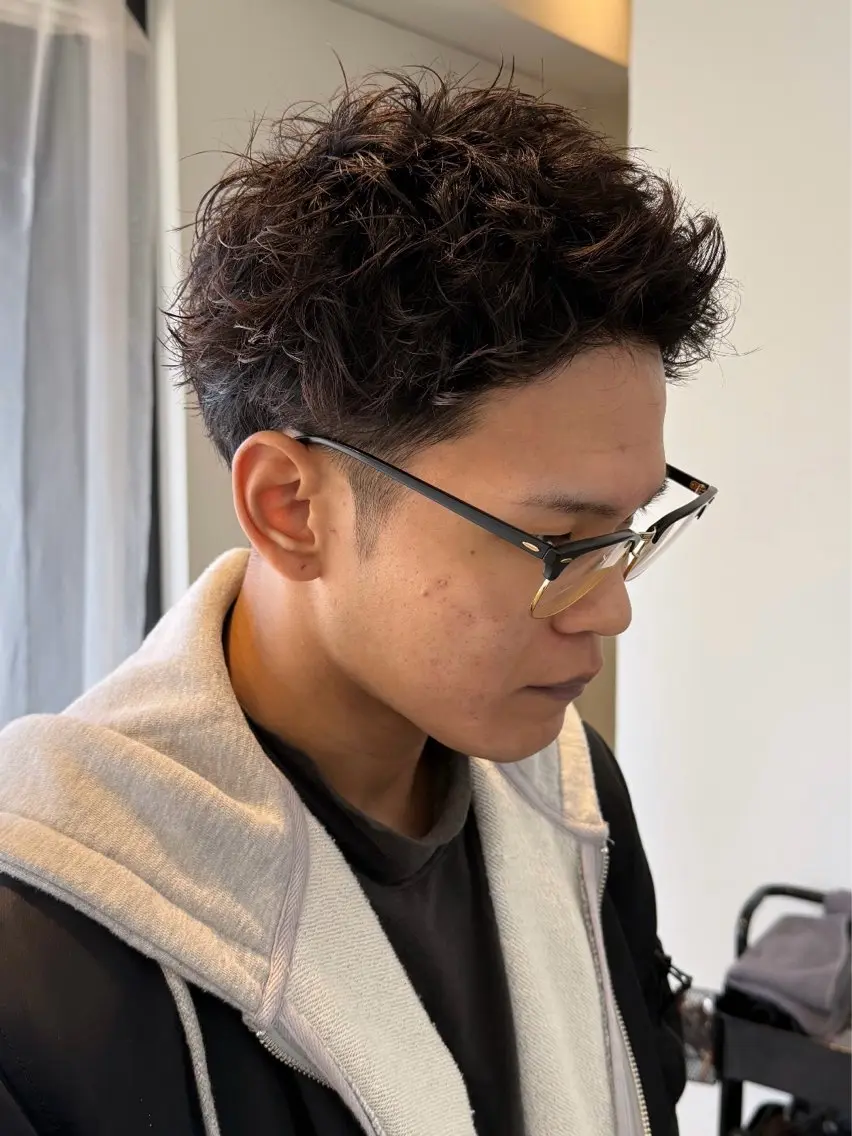 ショート メンズ ハイトーン✨髪質 改善🌈🫧RYOのヘアスタイル
