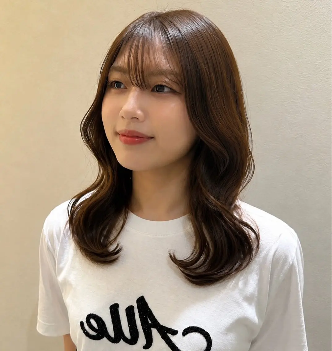 ミディアム ミディアムレイヤー くびれヘア 顔周りカット 韓国風ヘア レイヤーカット パーソナルカラー診断 骨格診断 骨格診断/似合わせ カットあさみななこのヘアスタイル