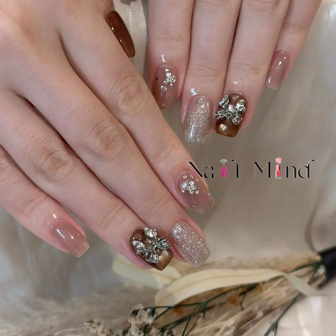 ネイル ドット フラッシュネイル ジェルネイル マグネットネイル パラジェル ハンドネイル Nail Mind (NaONail)のネイルデザイン