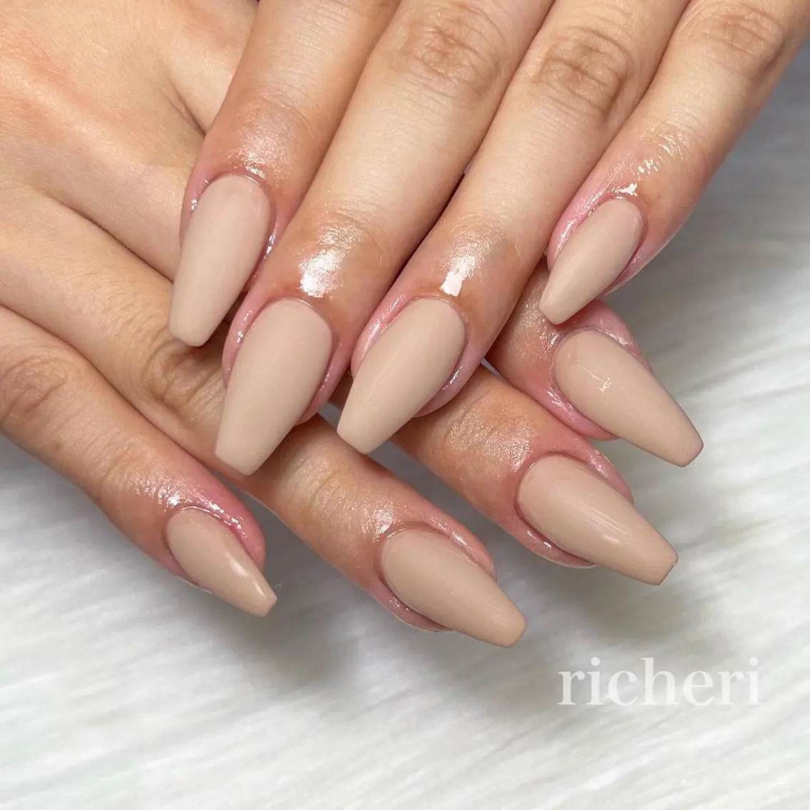 ミディアム ネイル 韓国風ヘア アートネイル フットネイル フレンチネイル ジェルネイル richeri beautyのネイルデザイン