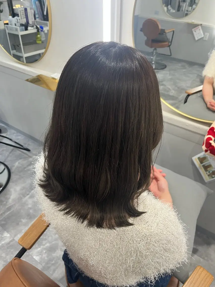 ミディアム カラー ベージュカラー オリーブベージュ 笠田 偲恵来のヘアスタイル