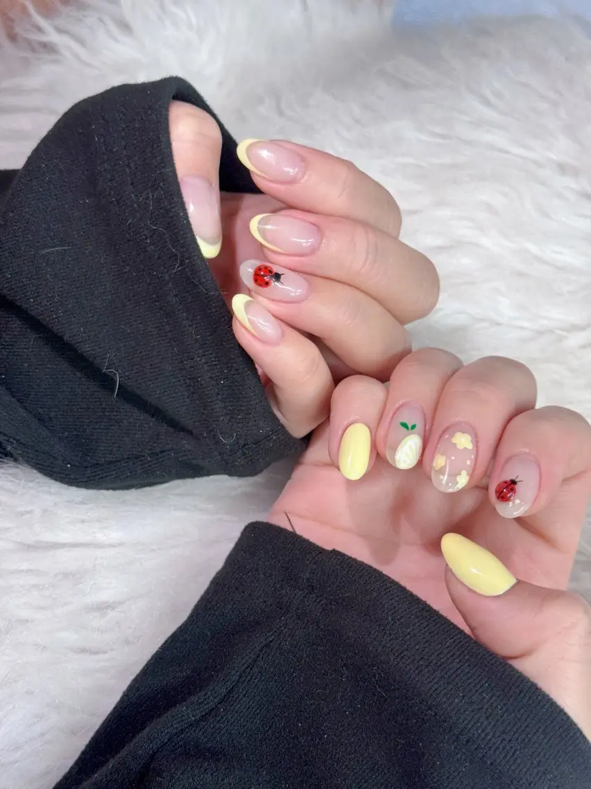 ネイル チークネイル ドット フレンチネイル グラデーション 韓国ネイル ハンドネイル Lisa Nail Salonのネイルデザイン