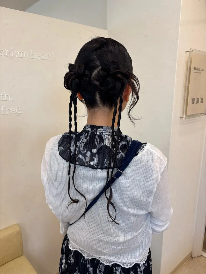 ロング Shion Nのヘアスタイル