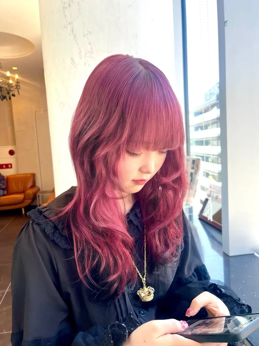 ロング カラー ブリーチ デザインカラー ピンクカラー ハイレイヤー レイヤーカット 盛れる顔周り✨韓国式 レイヤーkanatoのヘアスタイル