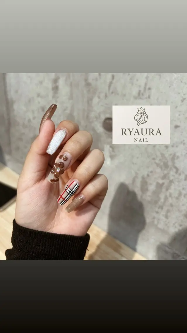 ネイル アートネイル 長さ出し RYAURA NAILのネイルデザイン
