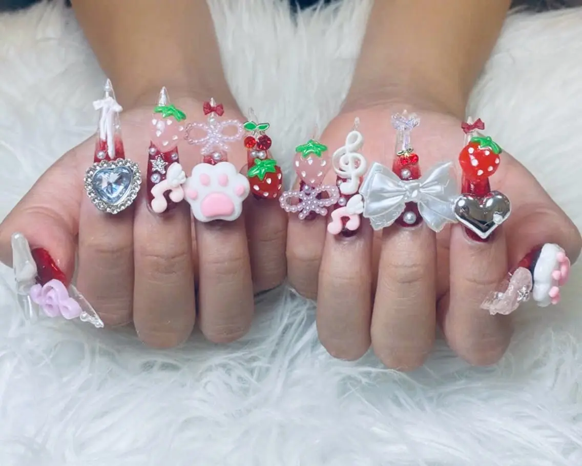 ネイル チークネイル フラッシュネイル フレンチネイル ガラスフレンチ キラキラネイル ニィ ニィのネイルデザイン