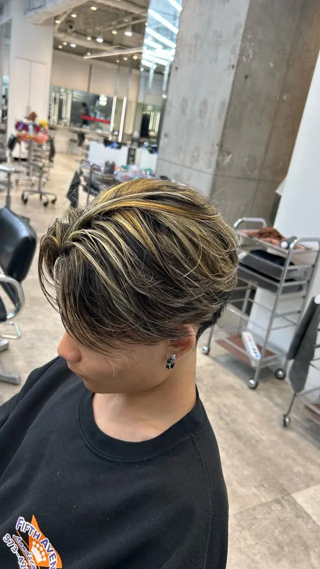 メンズ メンズハイライト メンズパーマ ヘアカラー 【fifth】朴 獅穏のヘアスタイル