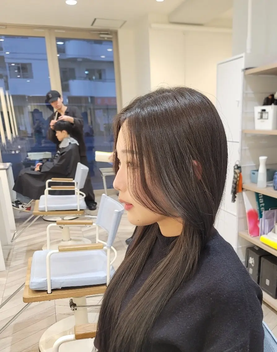 ロング 顔周りカット 高口 雅のヘアスタイル