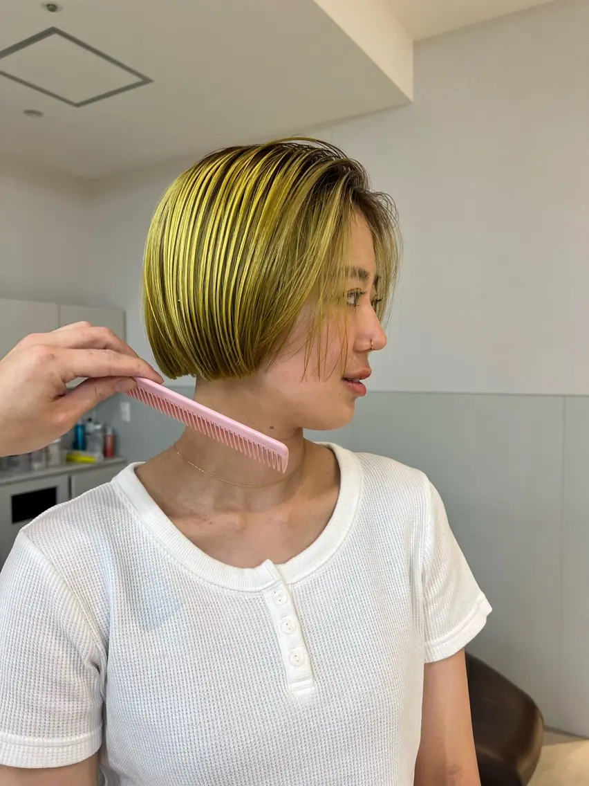 ショート カラー アッシュ アッシュブラウン ブリーチ ブラウンカラー ケアブリーチ ヘアカラー トリートメント ヘアセット レイヤー専門家 ダブルカラー修のヘアスタイル