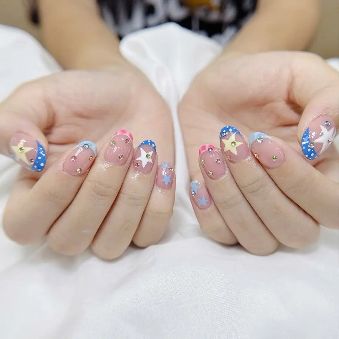 ネイル チークネイル ドット フレンチネイル グラデーション 韓国ネイル ハンドネイル Minette nailrinrinのネイルデザイン