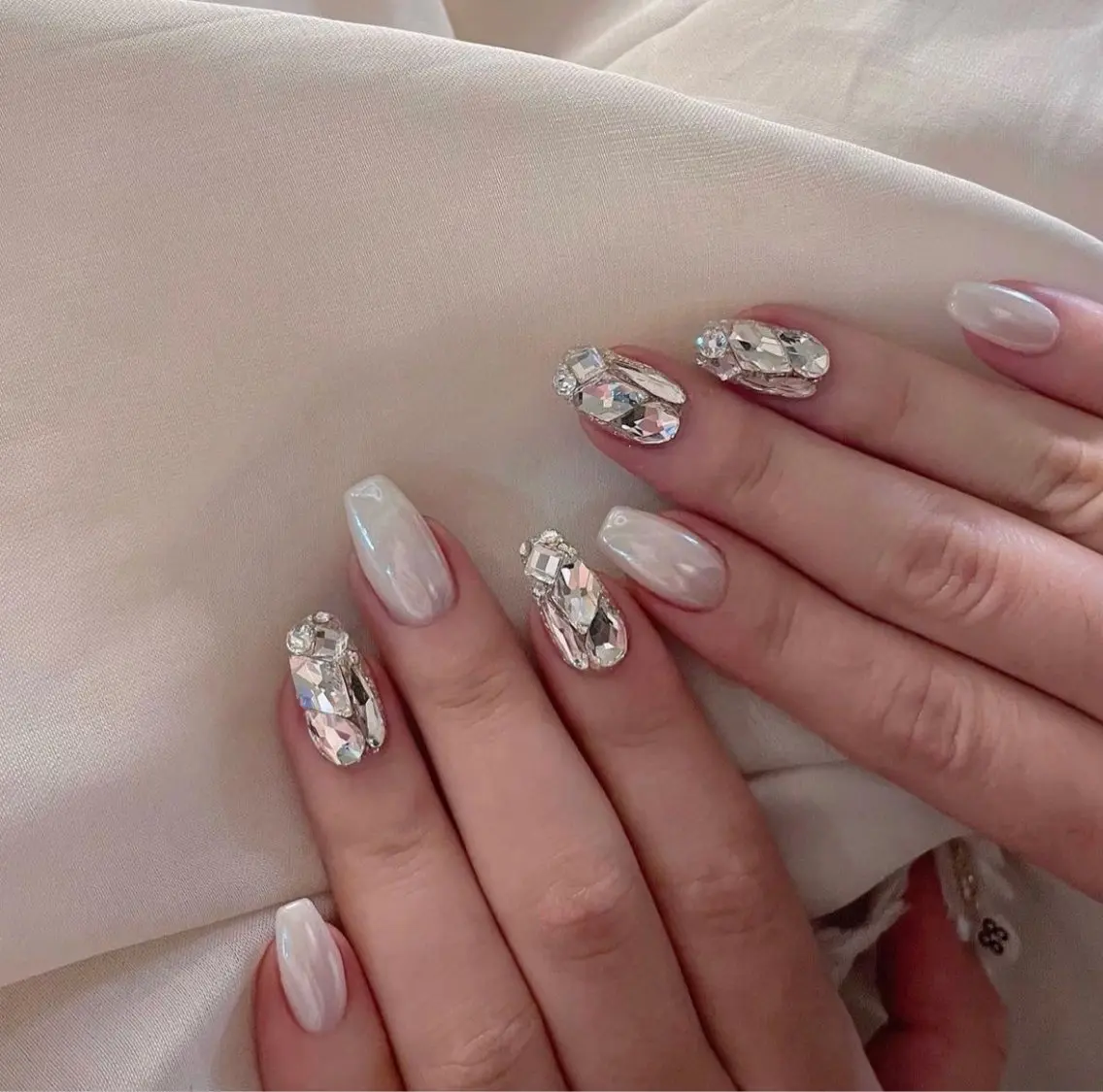 セミロング SIAA Nail bominのネイルデザイン