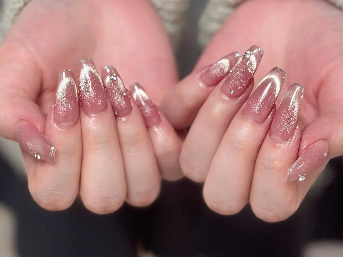 ネイル アートネイル オーロラネイル チークネイル フレンチネイル ガラスフレンチ 🎀YooLi Nail salonのネイルデザイン