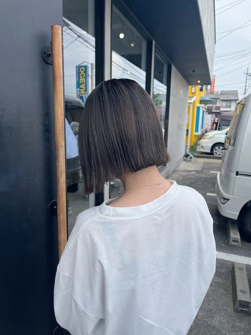 ショート 切りっぱなしボブ ボブ 荒川泰輝/オリーブ カラー/透明感カラーのヘアスタイル