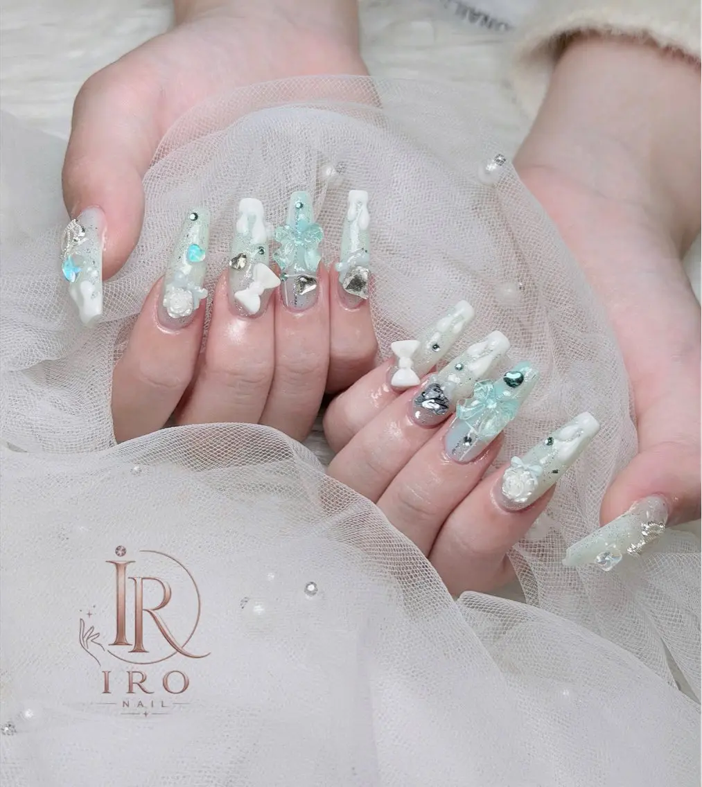 ネイル ハンドネイル IRO Nail Studioのネイルデザイン
