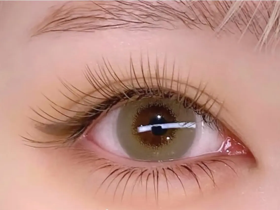 マツエク・マツパ 束感まつ毛 カラーマツエク フラットラッシュ 韓国風マツエク Lカール マツエク ALITA 池袋店✨のマツエク・マツパデザイン