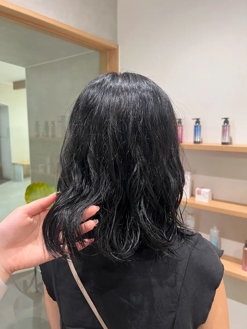 ミディアム ミディアムパーマ アッシュ ヘアカラー 愛 理のヘアスタイル