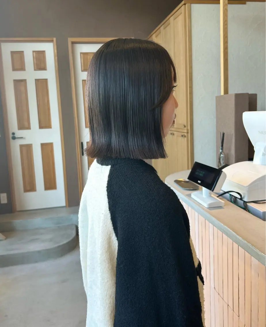 ショート 切りっぱなしボブ ボブ カット ヘアカラー 阿部野 明優梨のヘアスタイル