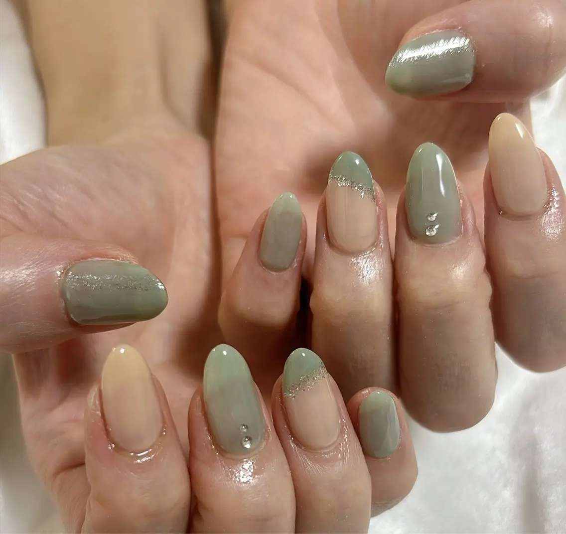 ネイル オーロラネイル フットネイル フレンチネイル ジェルネイル マグネットネイル ハンドネイル mogunail &blowのネイルデザイン