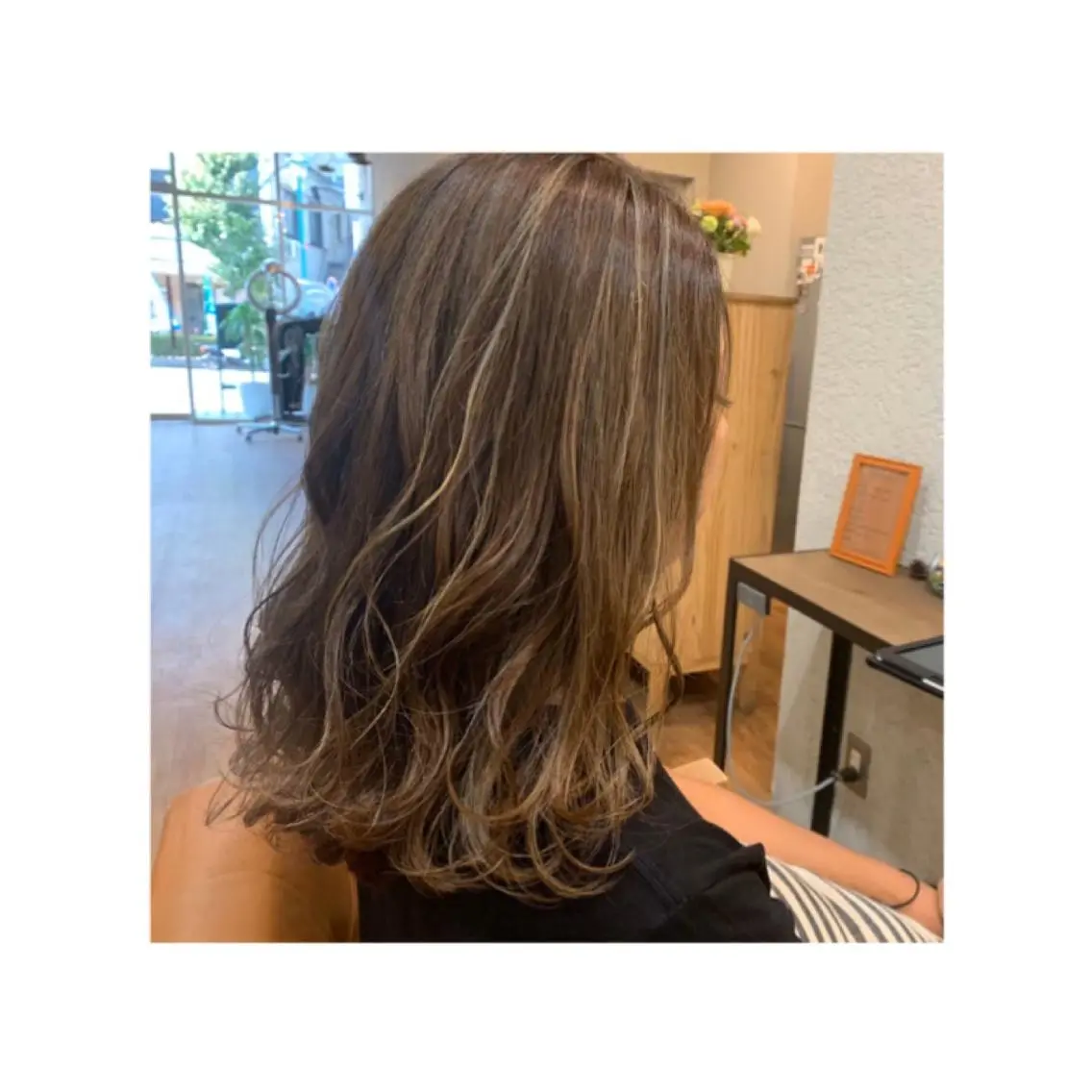 ロング カラー ハイライトカラー ハイライト まちだ ひとみのヘアスタイル