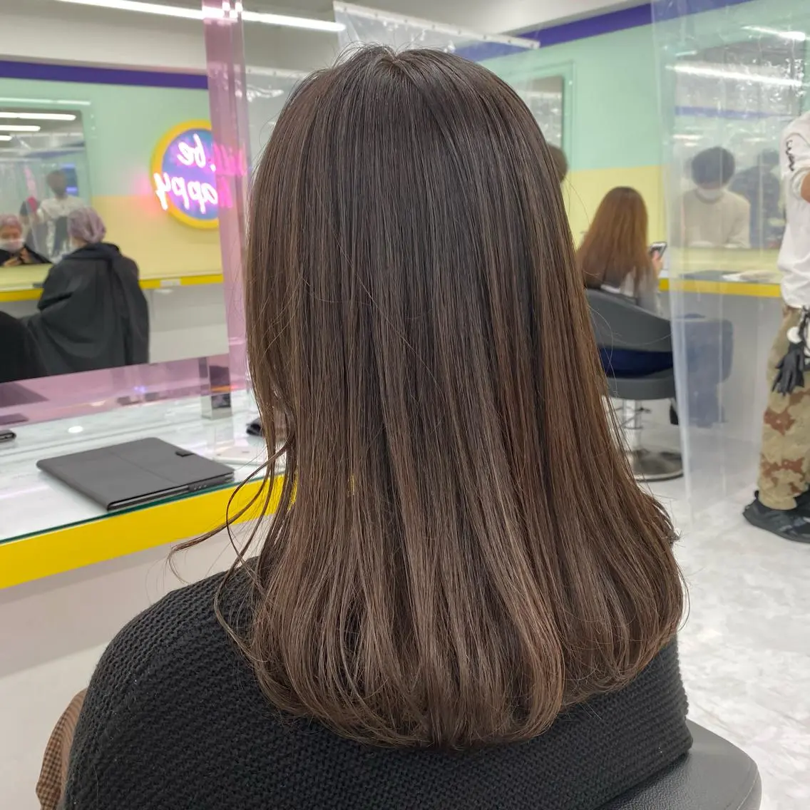 セミロング カラー ヘアアレンジ ヘアカラー トリートメント mai🍑暖色カラー /レイヤー💖のヘアスタイル