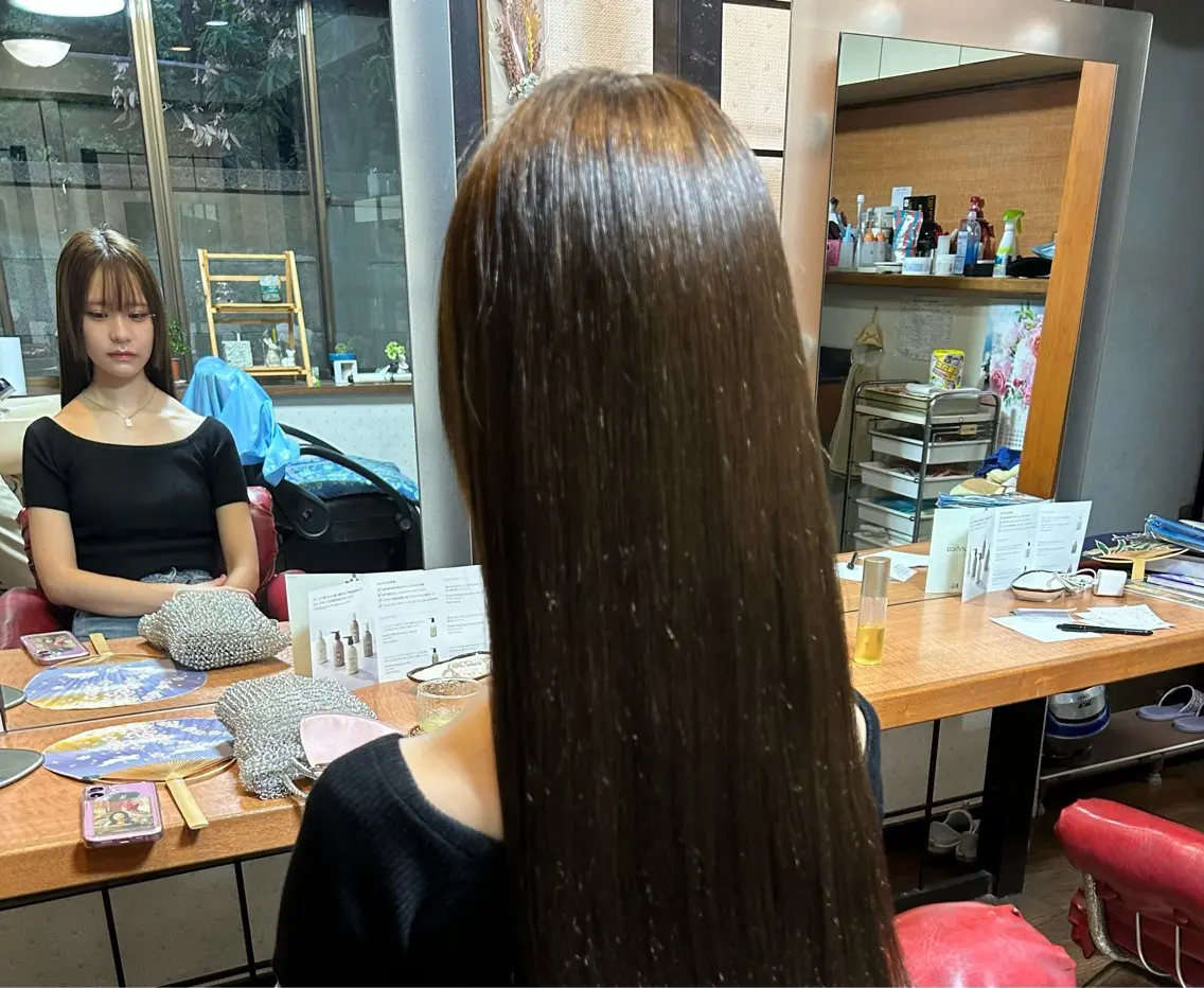 ロング ハイライト 髪質改善 縮毛矯正 カット トリートメント ヘッドスパ 💎KINUJO が買える美容室のヘアスタイル