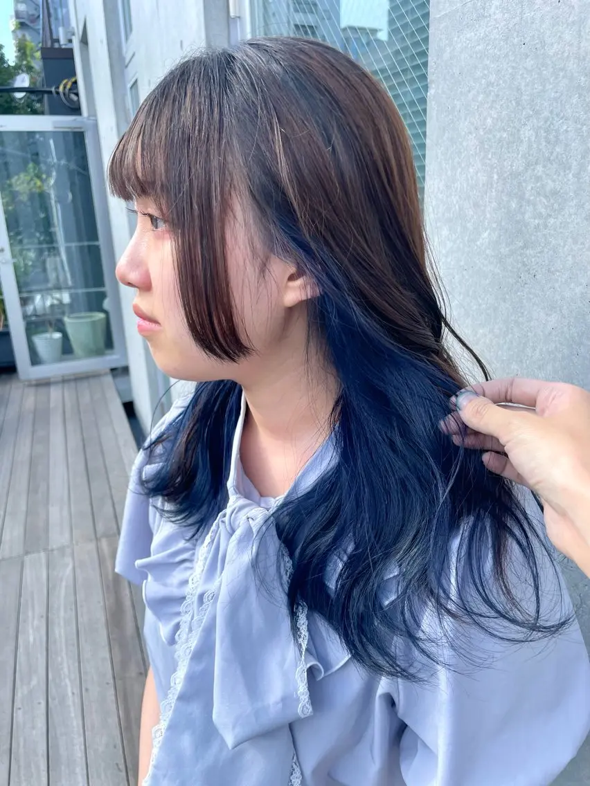 セミロング カラー インナーカラー 推し ブリーチ 髪質改善のヘアスタイル