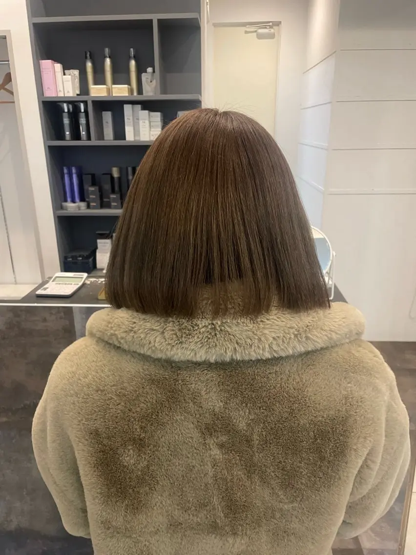 カラー ブリーチ 與那覇 有紗のヘアスタイル