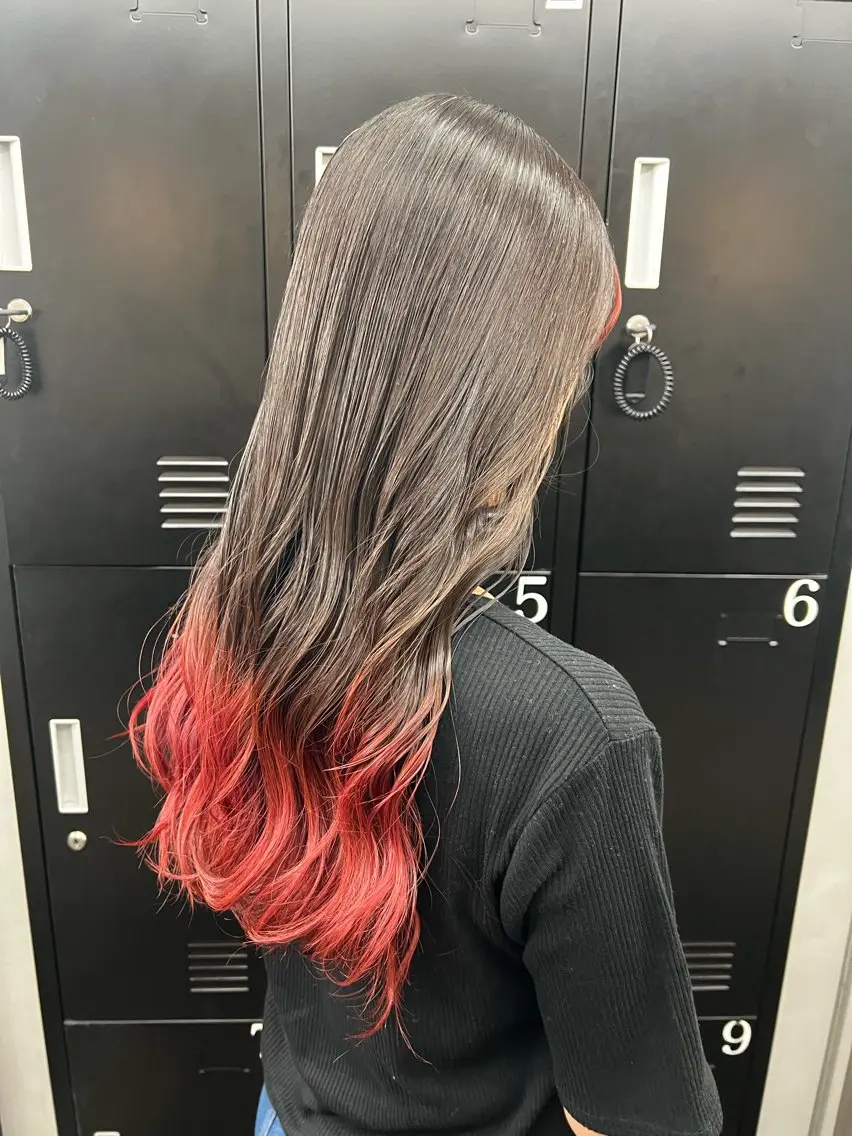 ロング カラー ブリーチ グラデーションカラー レッドカラー カット ヘアカラー 透明感カラー特化🫧 🦋栗原🦋のヘアスタイル