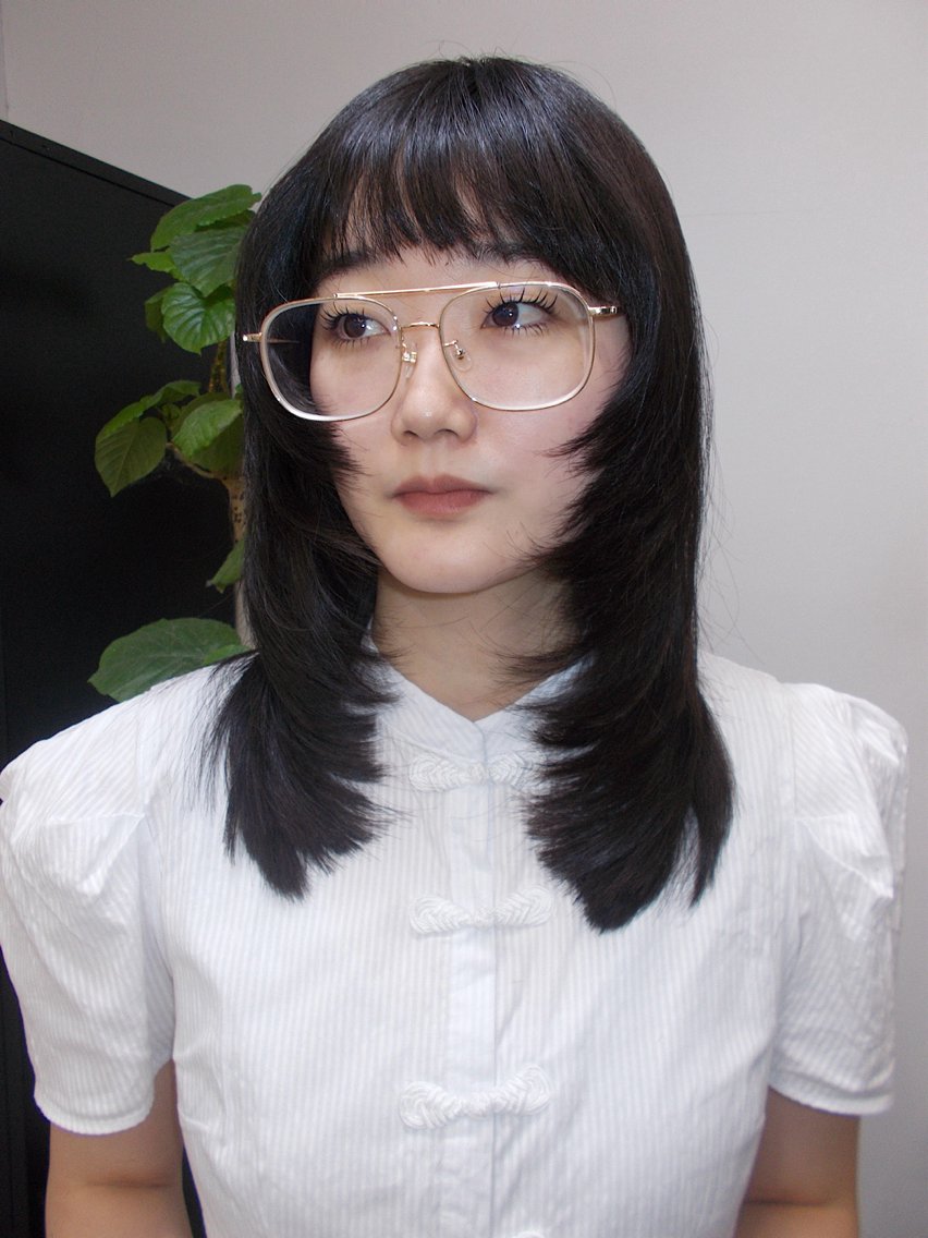 ミディアム カラー ミディアムレイヤー レイヤーカット カット ヘアカラー レイヤーカット/ ハイトーン/ゆうあのヘアスタイル
