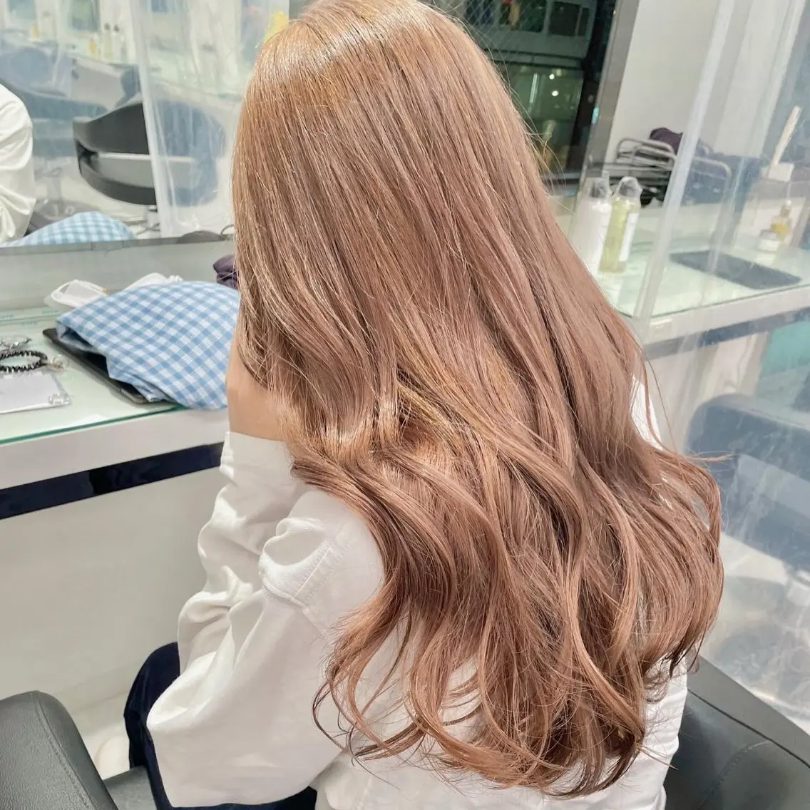 カラー 透け上品ハイトーン 職人ゆうと🤍のヘアスタイル