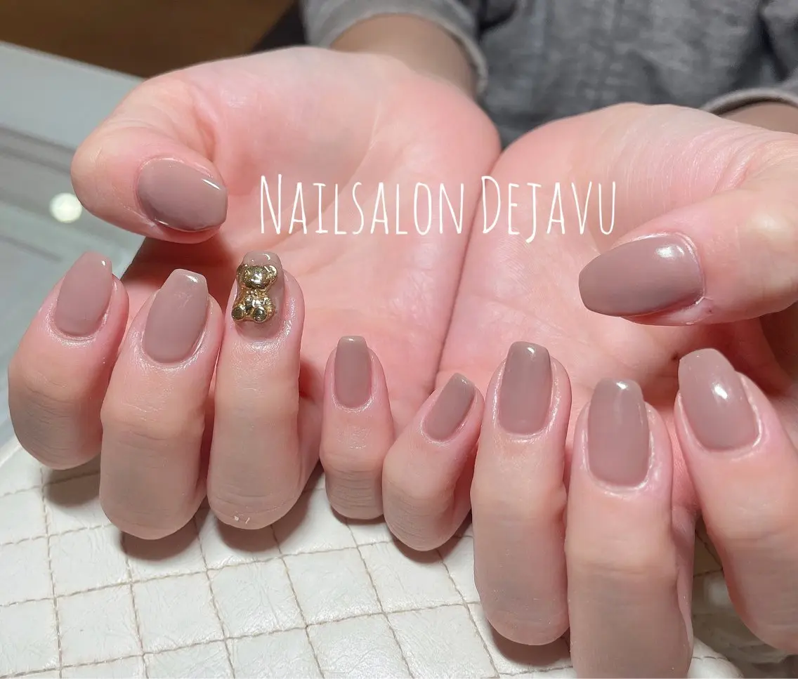 ネイル ストーンネイル ハンドネイル Nail salon Dejavu 🌿のネイルデザイン