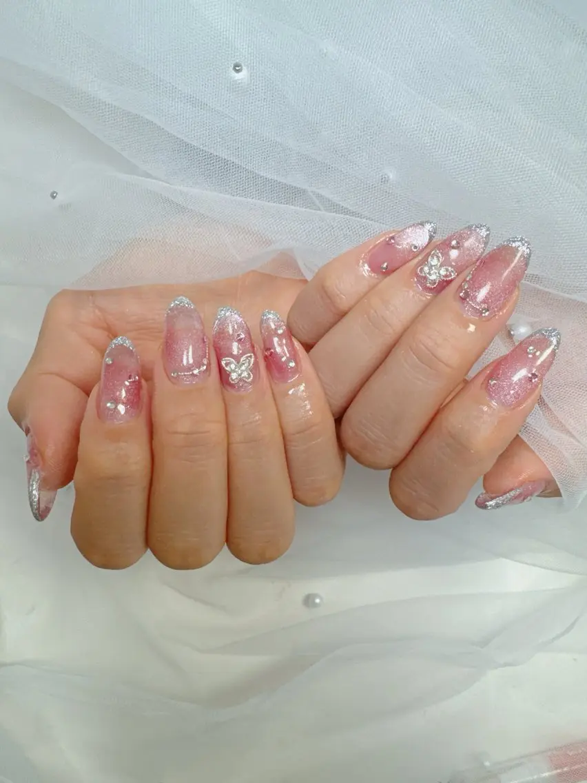 ネイル 成人式 フレンチネイル ジェルネイル ガラスフレンチ ハート ハンドネイル Queeens nailのネイルデザイン