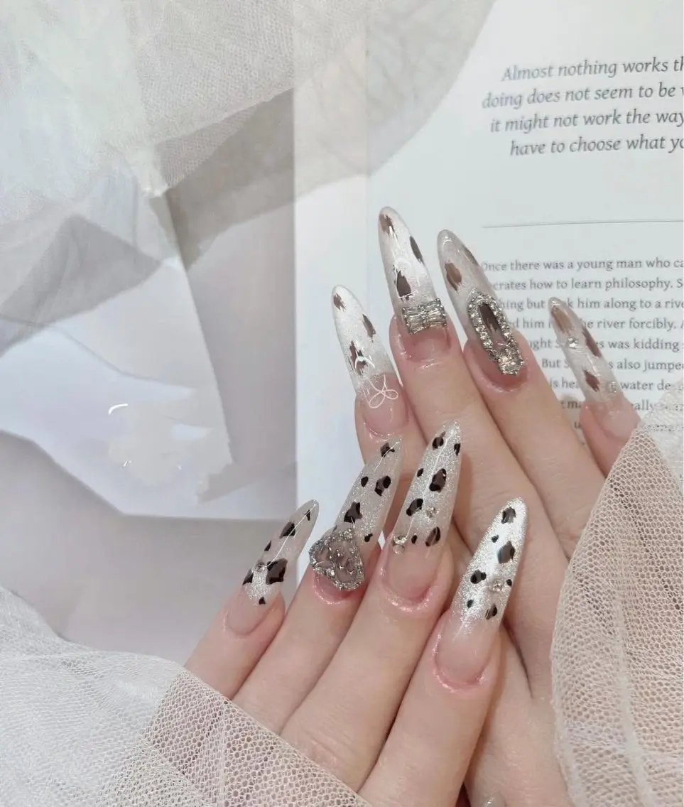 ネイル アートネイル チークネイル ドット フットネイル フレンチネイル ハンドネイル KIMU MIKA.NAILのネイルデザイン