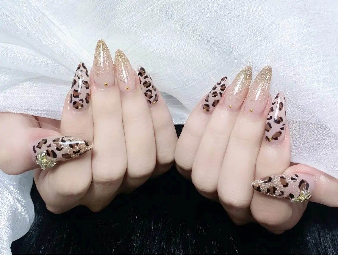 ネイル アートネイル ジェルネイル 韓国ネイル ニュアンスネイル シンプルネイル ハンドネイル ハンドケア Anna Melia Nailのネイルデザイン