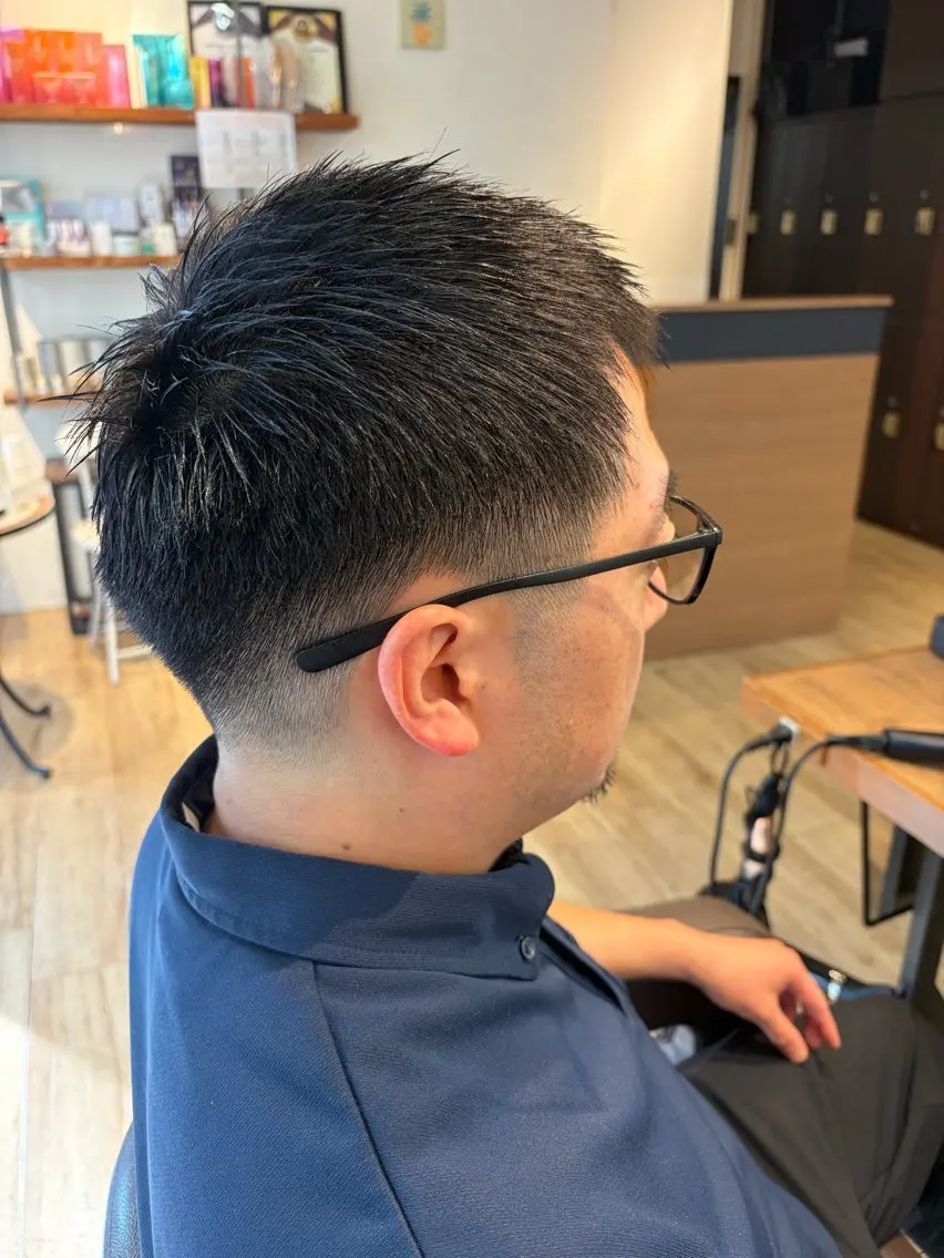 メンズ フェードカット メンズベリーショート カット ワタナベ カンタのヘアスタイル