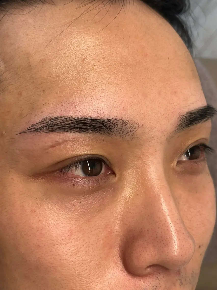 アイブロウ ワックス脱毛 眉カット BUZZ FLOW 甲田大輝のヘアスタイル
