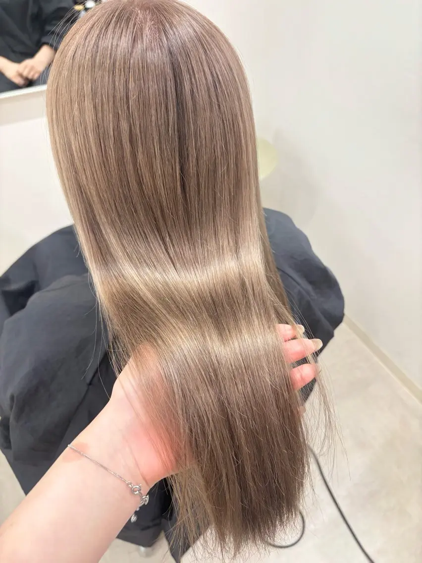【ダメージレス☁️】ケアブリーチ+艶カラー+レブニコ髪質改善トリートメント🫧の写真