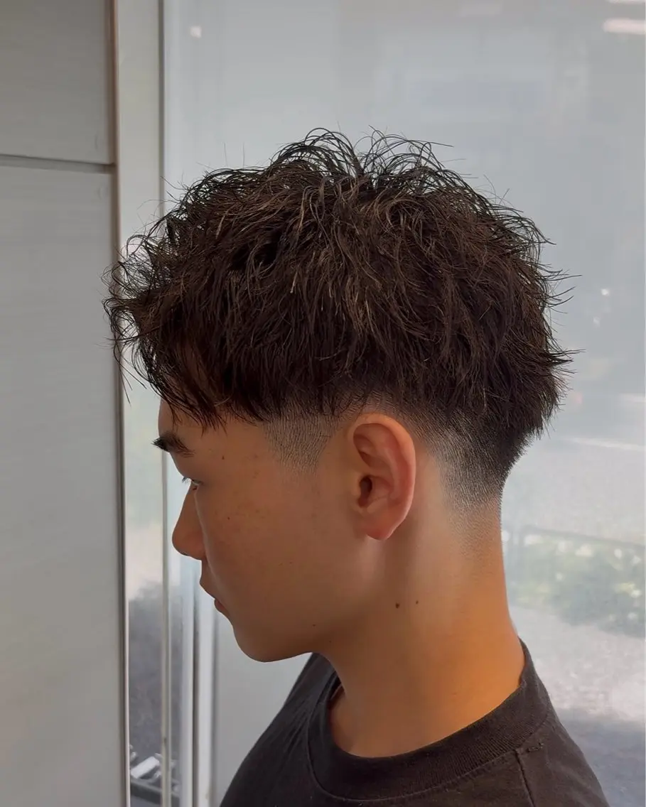 パーマ メンズ フェードカット メンズパーマ カット パーマ メンズパーマは私一択 佐藤有紀のヘアスタイル