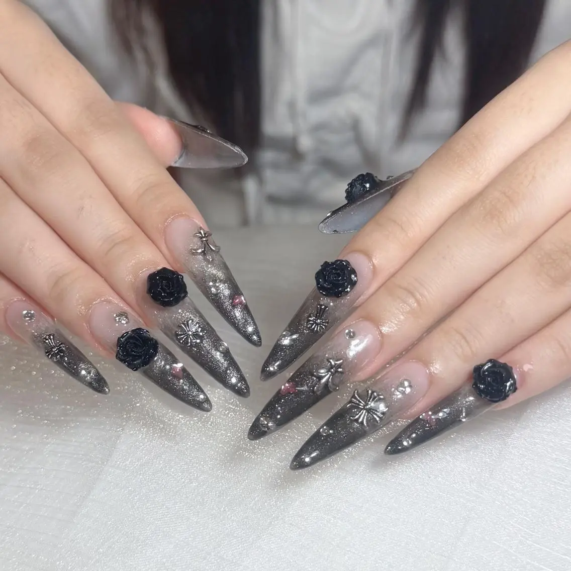 ネイル アートネイル オーロラネイル ガーリー キラキラネイル 韓国ネイル ハンドネイル Una NAILMANAMIのネイルデザイン
