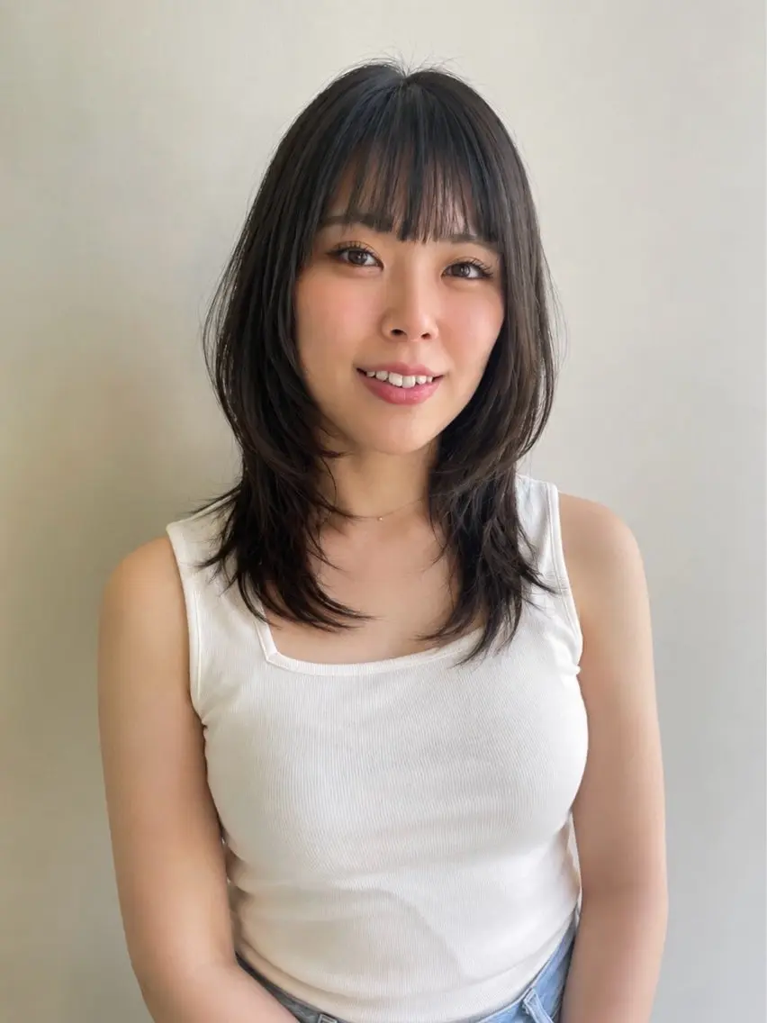 ミディアム ハッシュカット 韓国風ヘア レイヤーカット 伊東 咲織のヘアスタイル