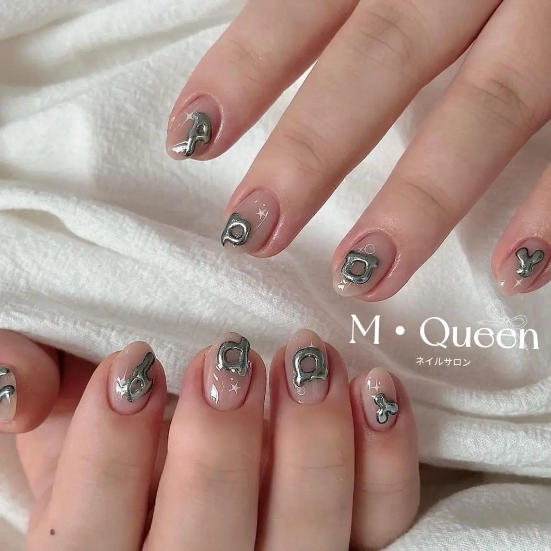 ネイル MQueen ネイルサロンマルのネイルデザイン