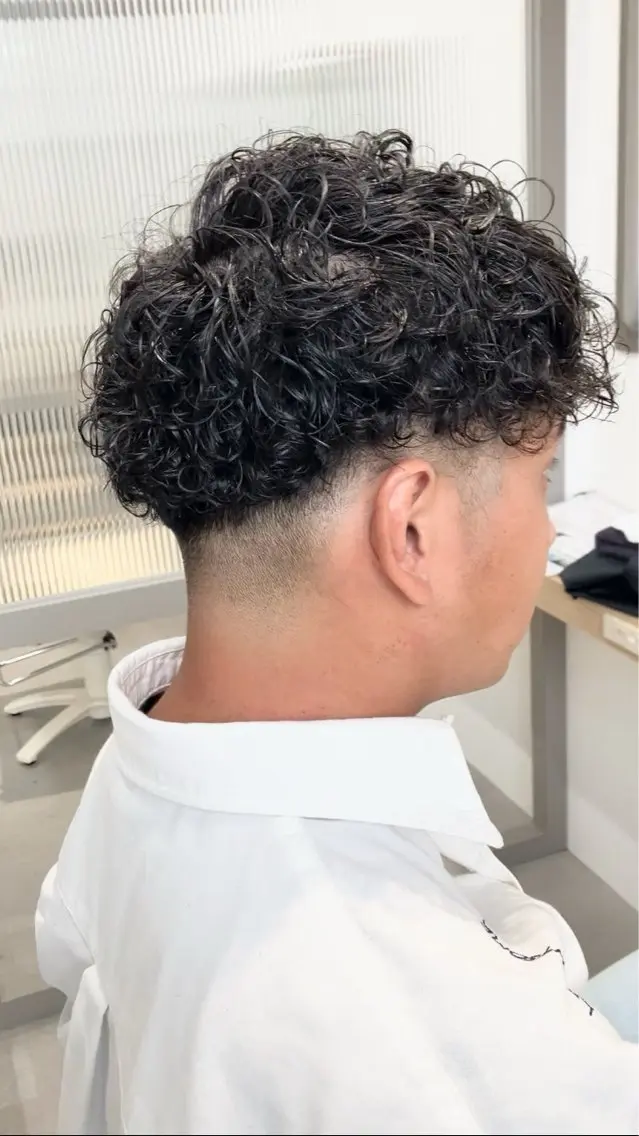 ショート パーマ メンズ フェードカット メンズパーマ カット パーマ ヘッドスパ Shingo #パーマのヘアスタイル